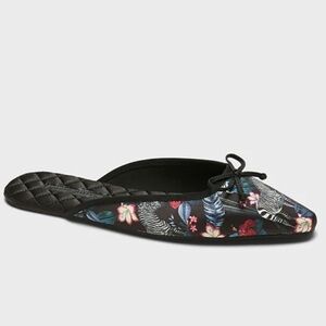 Banana Republic Chic Black Zebra and Floral Women's Slippers size 6.5-7.5 NEW